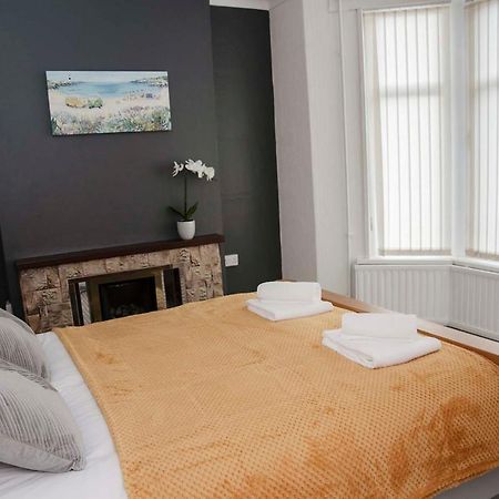 Villa Six Bells Retreat à Abertillery Extérieur photo