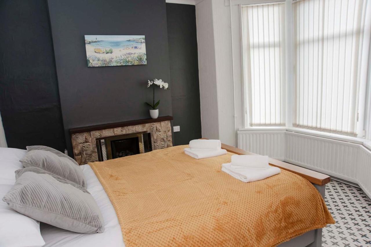 Villa Six Bells Retreat à Abertillery Extérieur photo