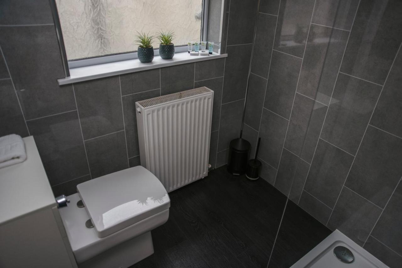 Villa Six Bells Retreat à Abertillery Extérieur photo