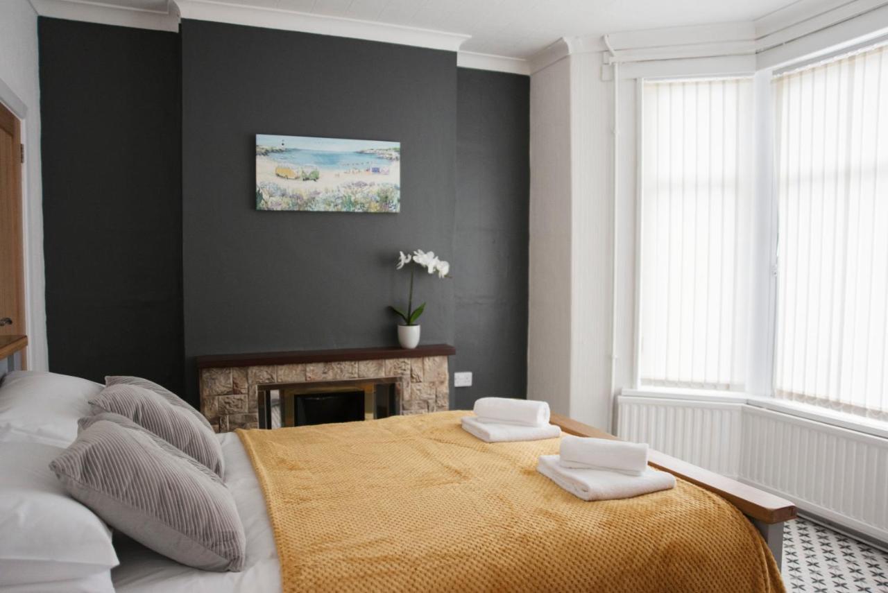 Villa Six Bells Retreat à Abertillery Extérieur photo